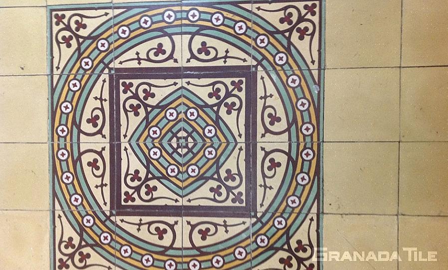 O piso de cerâmica Medallion vem em muitos designs