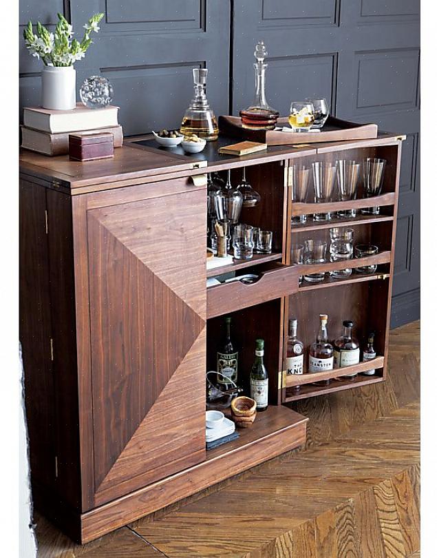 Pergunte qual seria a melhor madeira para usar na construção de seu armário de bebidas