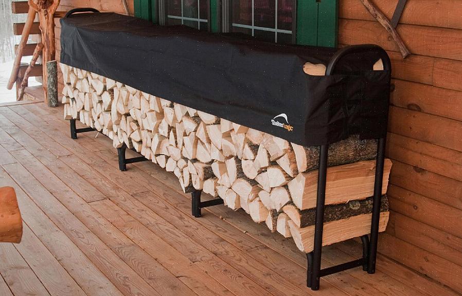 Algumas estantes para lenha têm uma tampa incorporada para proteger a madeira da chuva