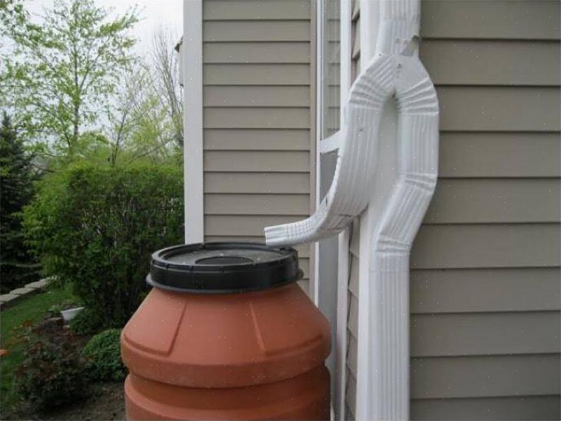 O downspout agora deve se estender a cerca de 5 a 6 metros da casa