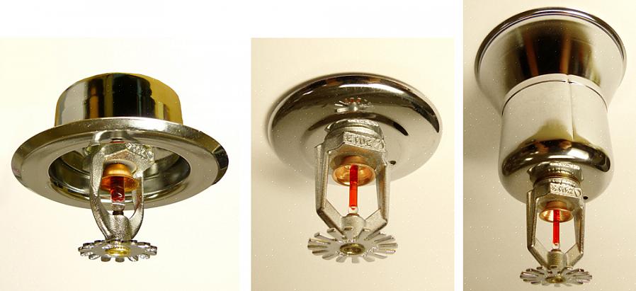 A próxima etapa é remover o antigo cabeçote de sprinkler do sistema de sprinklers