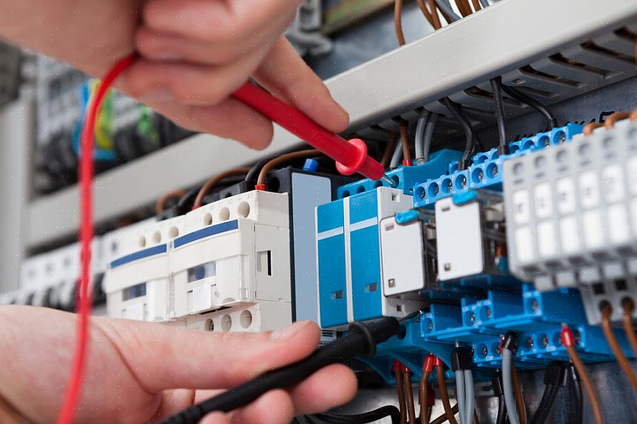 Domestic Electrical Installation Guide" 17ª edição