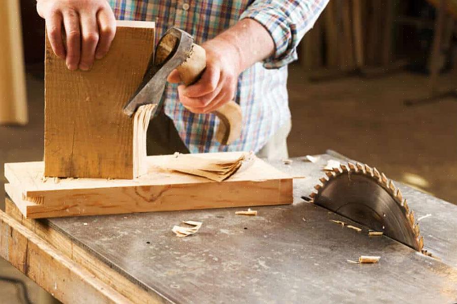 Uma serra de mesa pode ser usada para rasgar