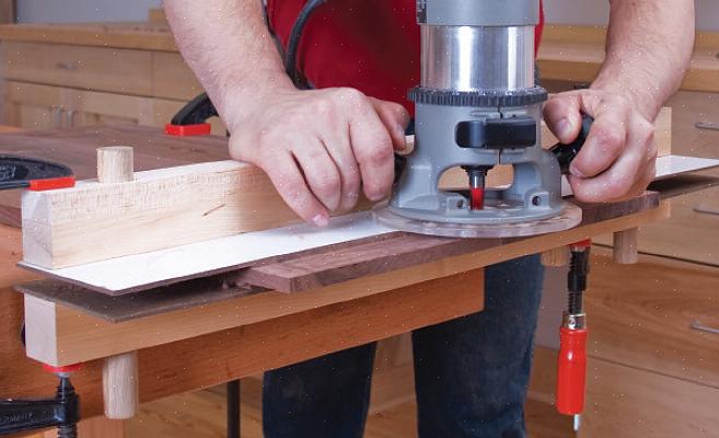 O gabarito de roteador é especialmente útil se você planeja cortar muitas peças de madeira com os mesmos