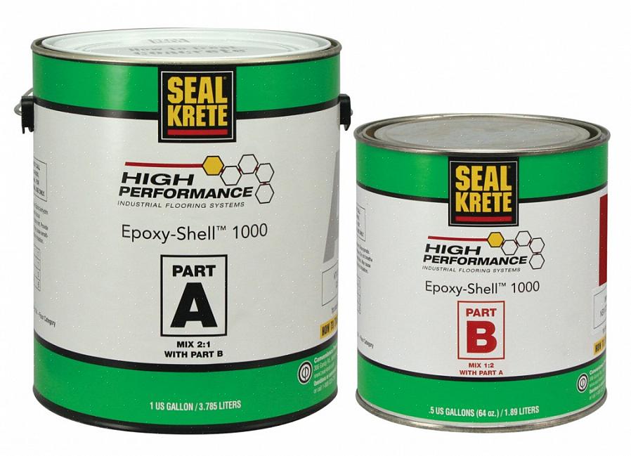 A regra geral para a aplicação do selante Seal-Krete em superfícies horizontais é certificar-se