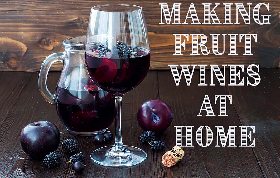 O primeiro passo para fazer vinho com uvas (ou outra fruta de sua escolha) é reunir seus suprimentos
