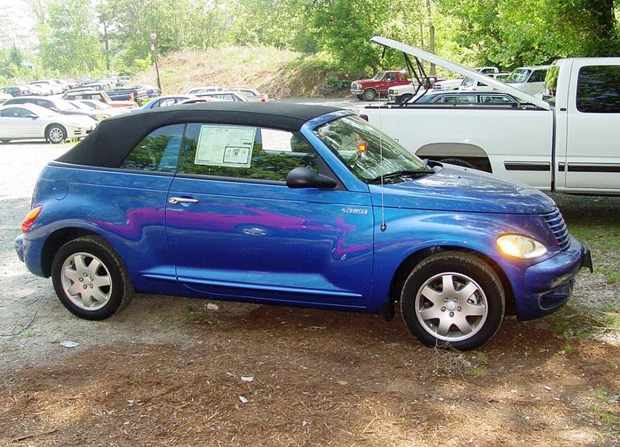 O PT Cruiser possui um painel mais simples que abriga rádio