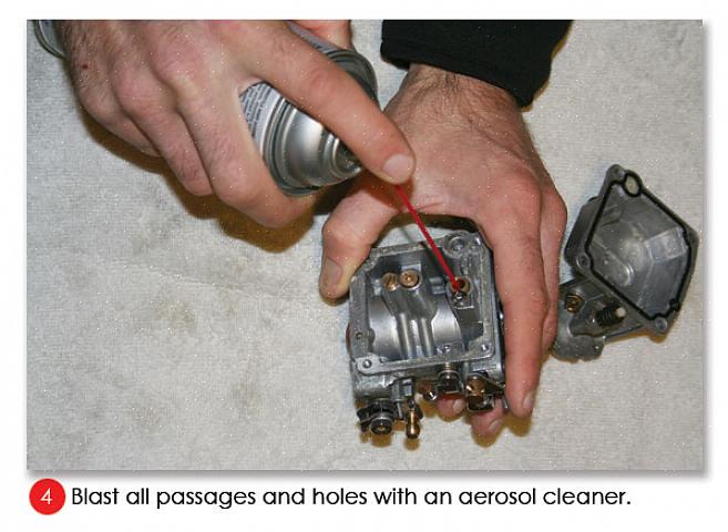 Consulte o manual do usuário para saber como remover o filtro separador de combustível / água do modelo