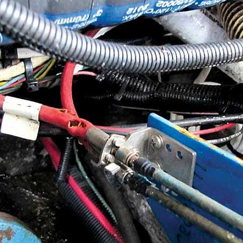 Como você pode evitar a corrosão nas conexões elétricas do seu carro