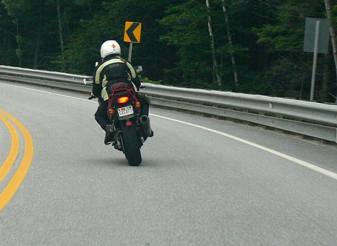 Simplesmente engatar uma marcha baixa em seu carro