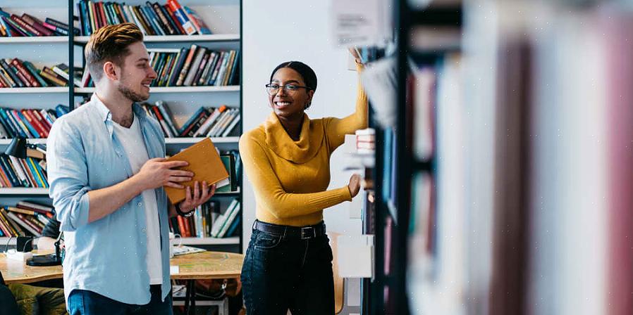 Seguir uma carreira de bibliotecário de serviços de saúde exige que você pesquise