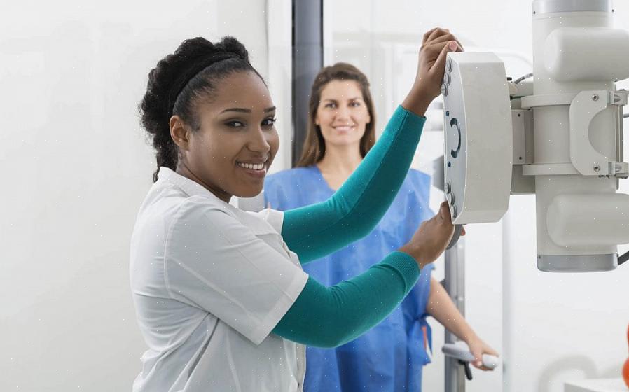 Os técnicos de radiologia ou técnicos de raio-x são técnicos médicos que prestam assistência valiosa