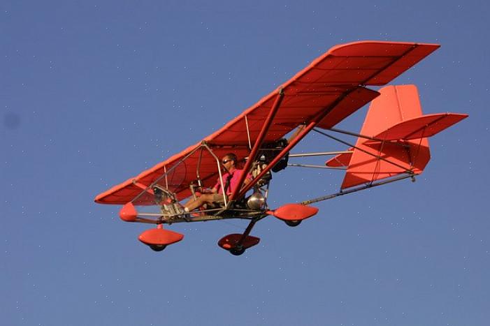 Uma segunda fonte de instrução de vôo são as concessionárias que vendem aeronaves ultraleves