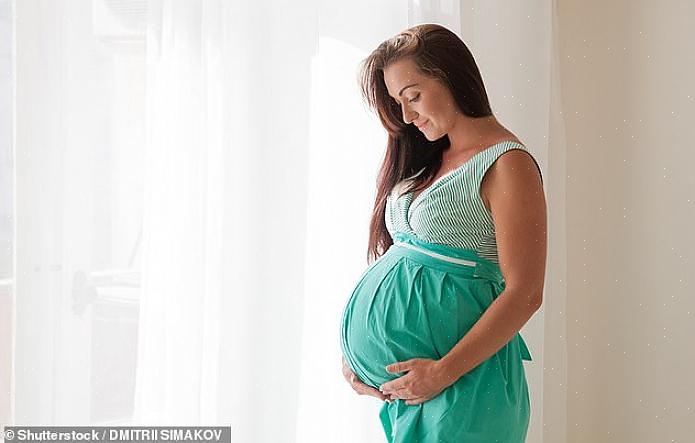 Modelos grávidas podem ser usadas em outdoors como anúncios para hospitais locais ou cuidados pré-natais