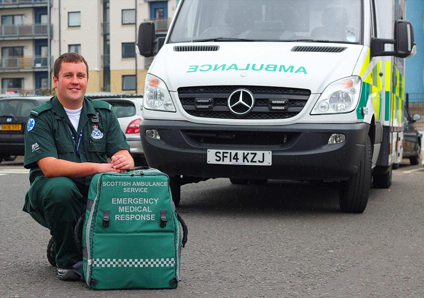 O serviço de ambulância passou por uma série de desenvolvimentos no treinamento da equipe da ambulância