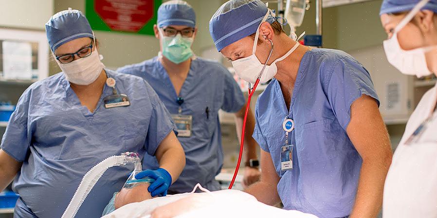 O primeiro passo na preparação para o cargo de enfermeiro anestesista é graduar-se em qualquer programa