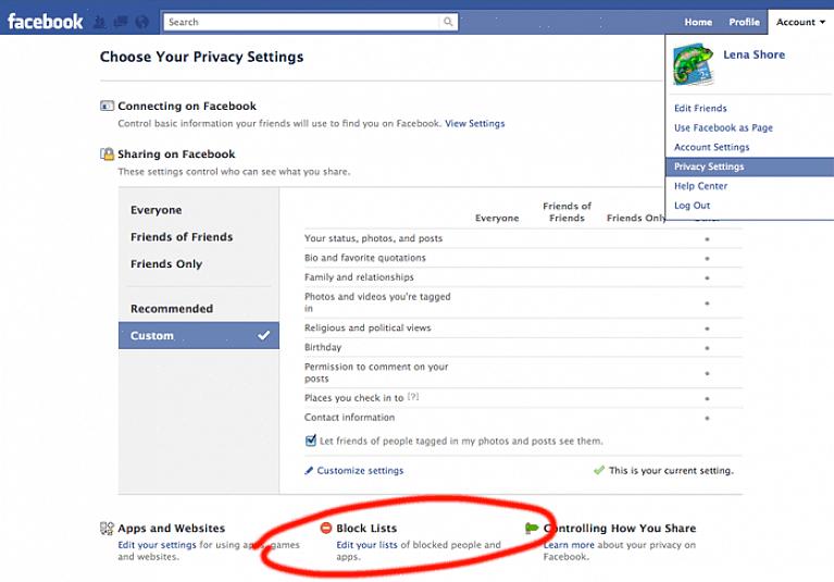 Você também pode bloquear um usuário do Facebook acessando o link "Denunciar" localizado ao lado