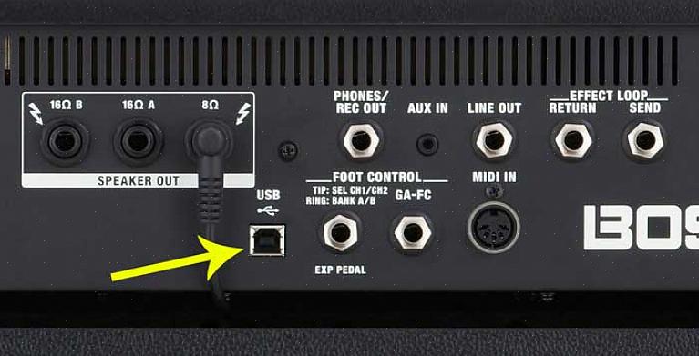 A interface de áudio deve ser conectada a uma extremidade de um cabo USB